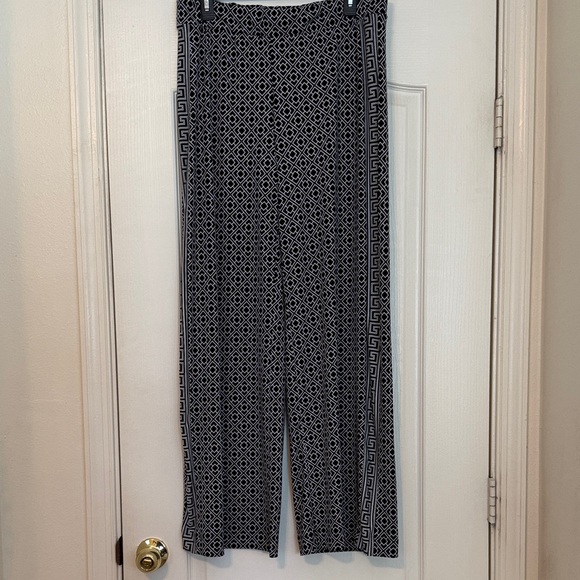 White House Black Market Pants - White House Black Market Monochrome Patterned Wide Leg Pants